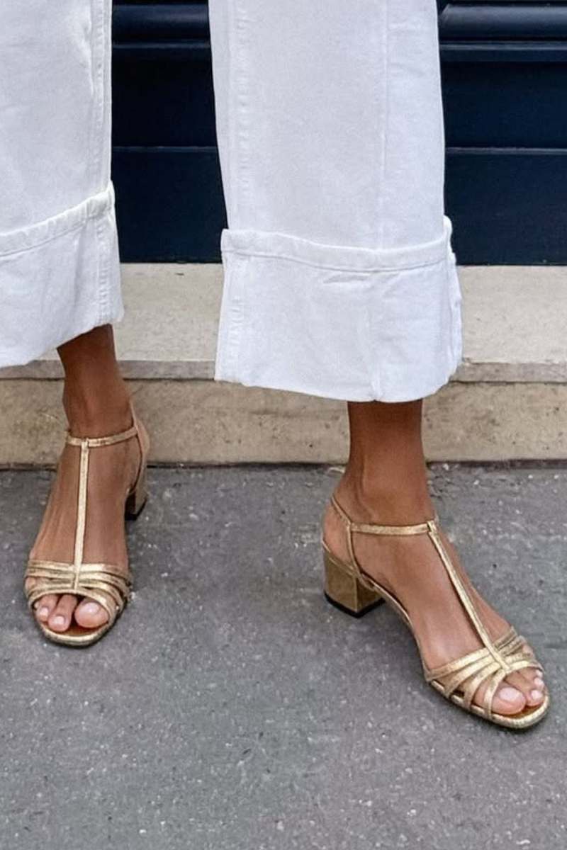 Alegre | Gyldne sandaler – hverdagselegance
