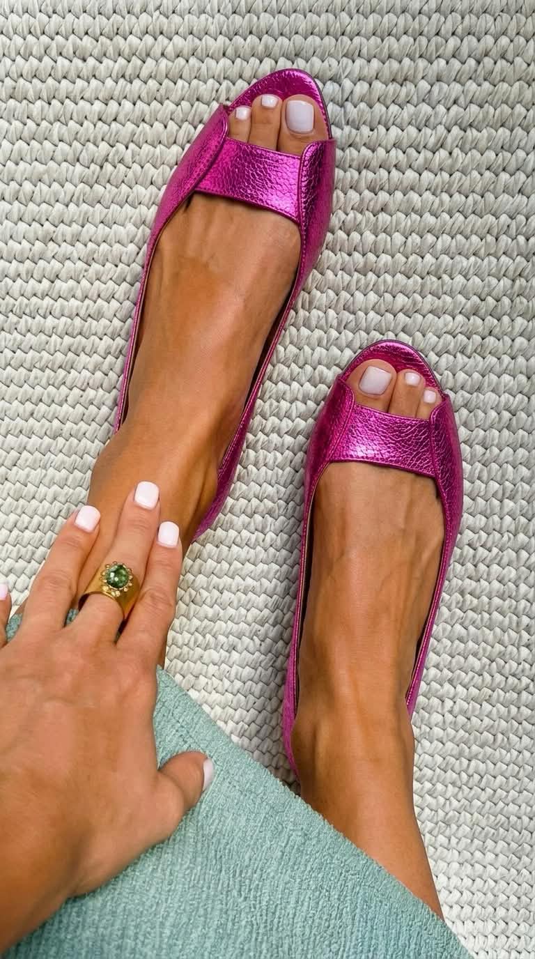 Adelina | Gyldne, komfortable og elegante sandaler