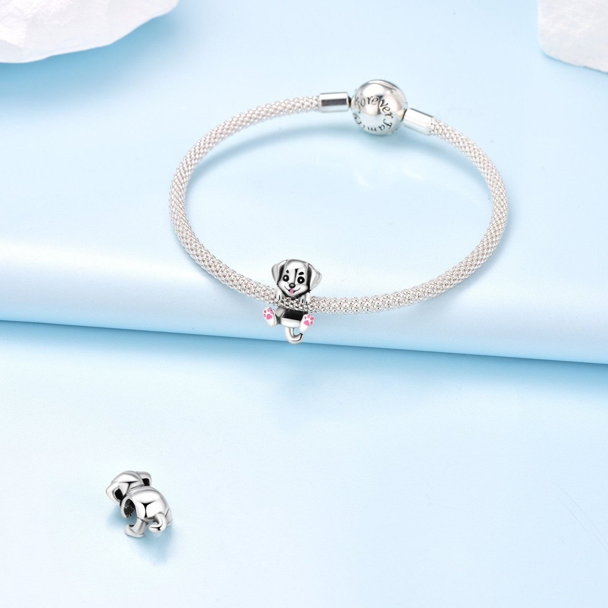 Charm Chiot Enroulé