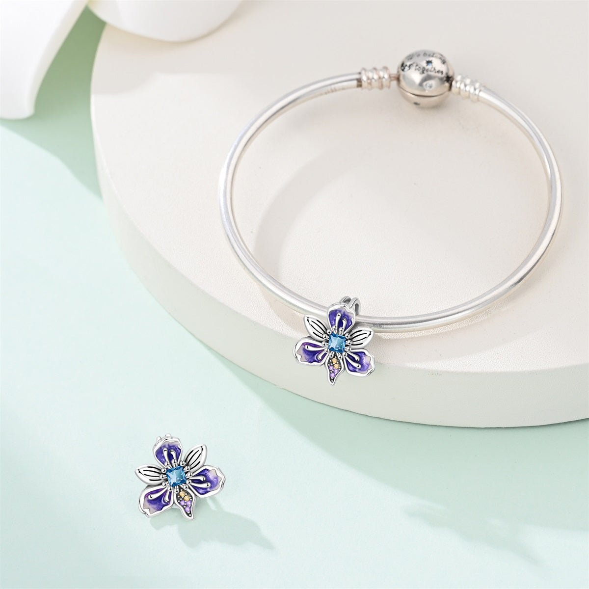Charm Fleur Épanouie Violette