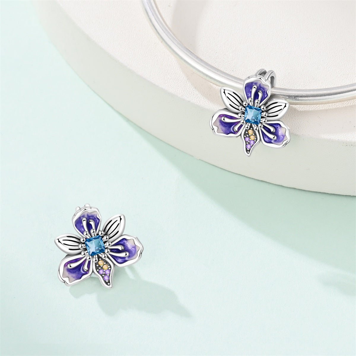 Charm Fleur Épanouie Violette