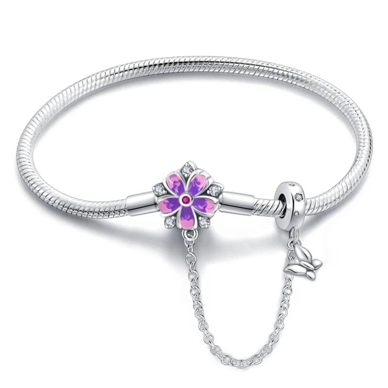 Bracelet à Charms Fleur Violette avec Papillon Pendant et Chaîne de Sécurité