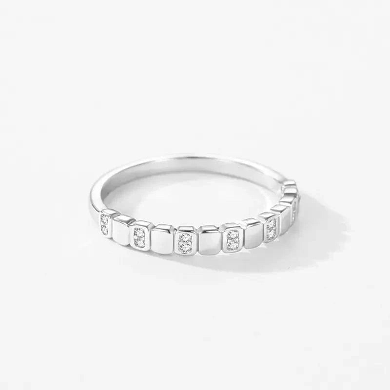 Bague Anneau Argent Sterling Design Carré aux Cristaux Transparents