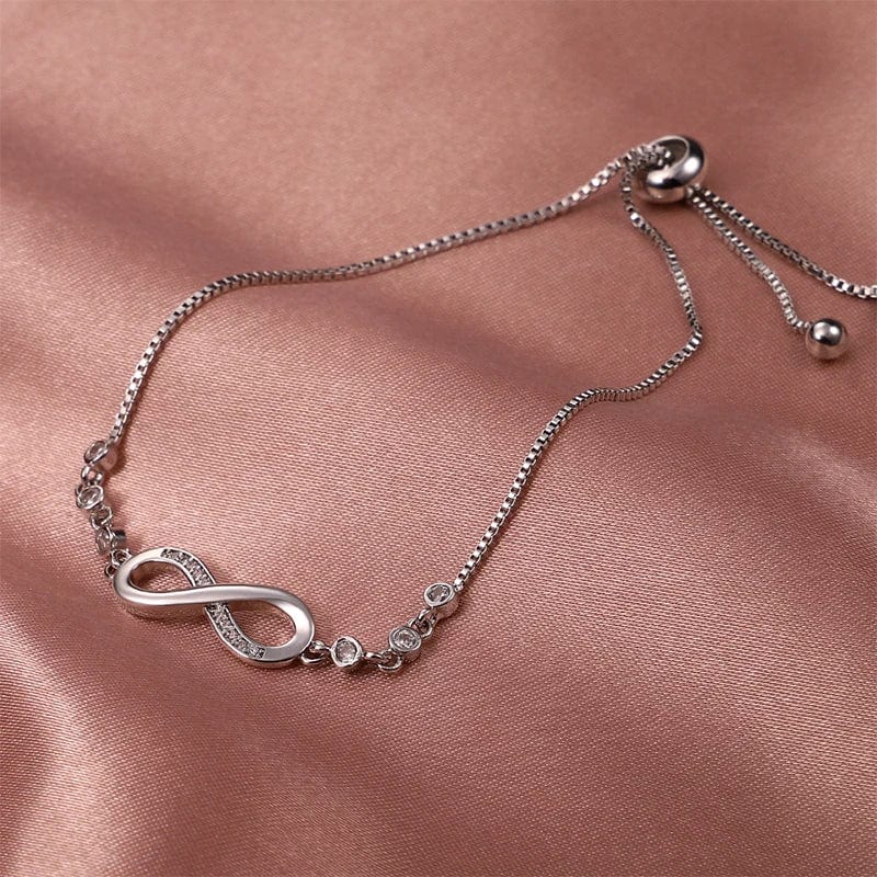Bracelet Infini Intemporel aux Accents de Diamant