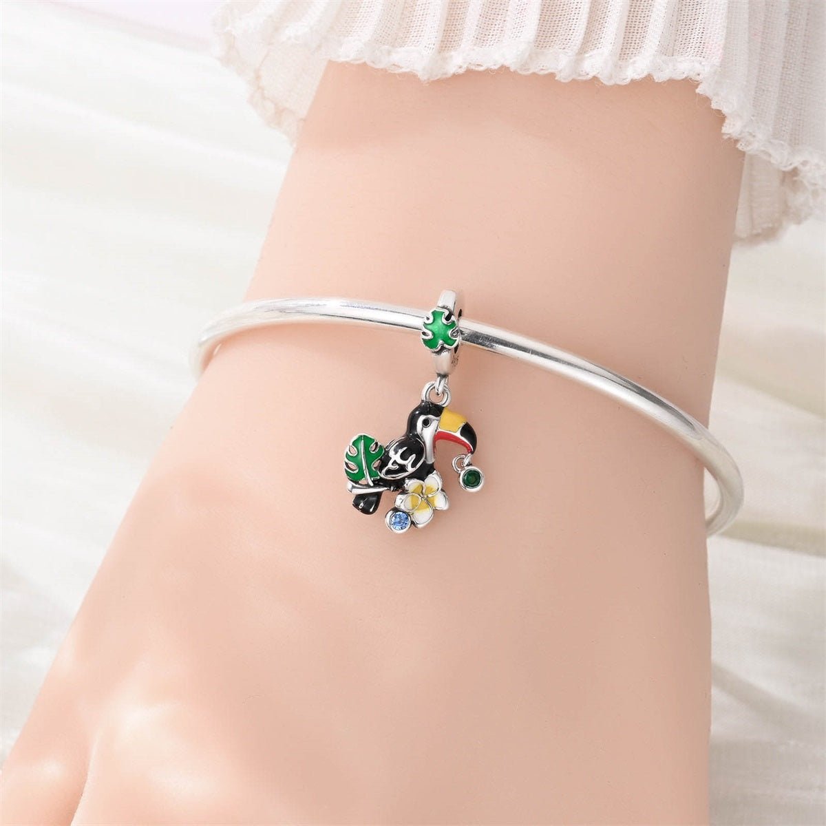 Charm Pendant Toucan, Feuille de Monstera et Frangipanier