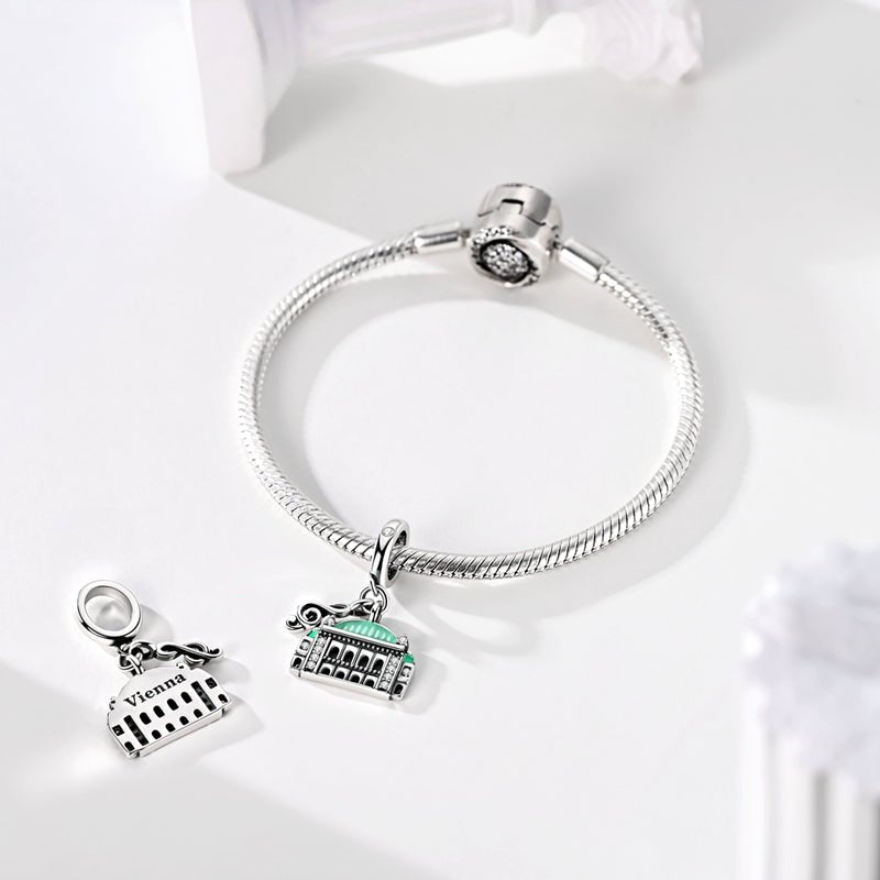 Charm Pendant Opéra de Vienne et Note de Musique